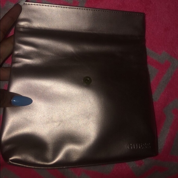 Gold guess purse - Picture 5 of 5